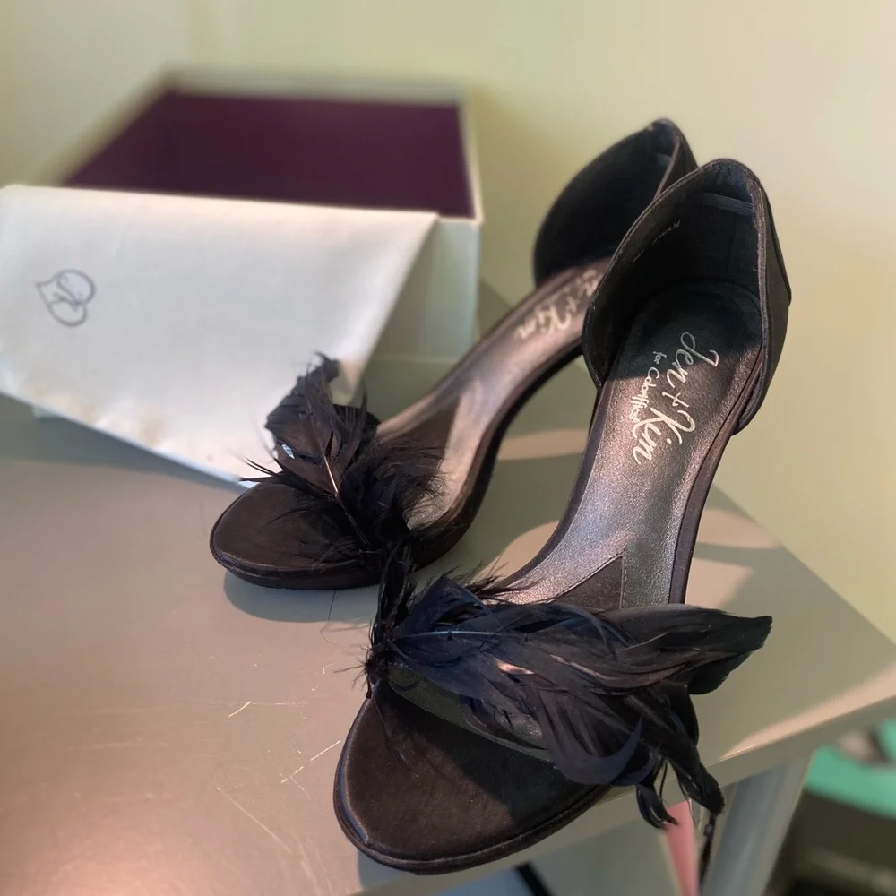 Feather Heels - Picture 5 of 6